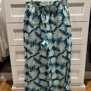 Rachel Zoe 100% linen wide leg pants. Palm/ summer print. Size Medium. Worn 2x